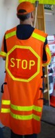 Płaszcz STOP do przeprowadzania dzieci przez jezdnię